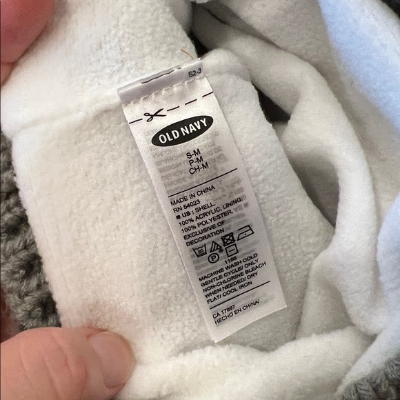 Winter hat - Picture 3 of 3